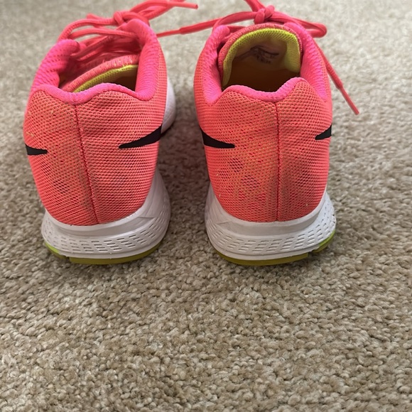 Nike women’s size 6 pink Pegasus 31 running sneakers - Picture 4 of 7